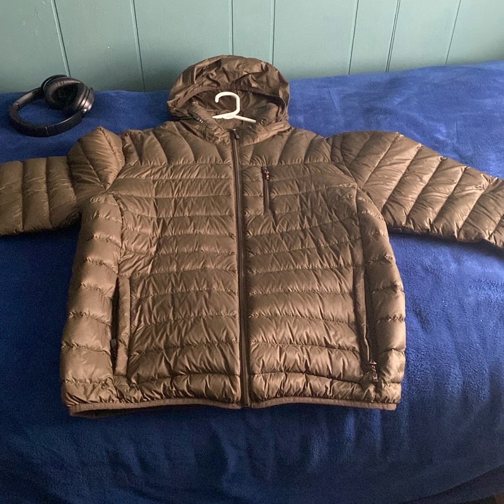 Nice green light puffer jacket